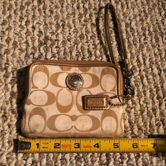 Coach ladies wallet - Picture 2 of 7